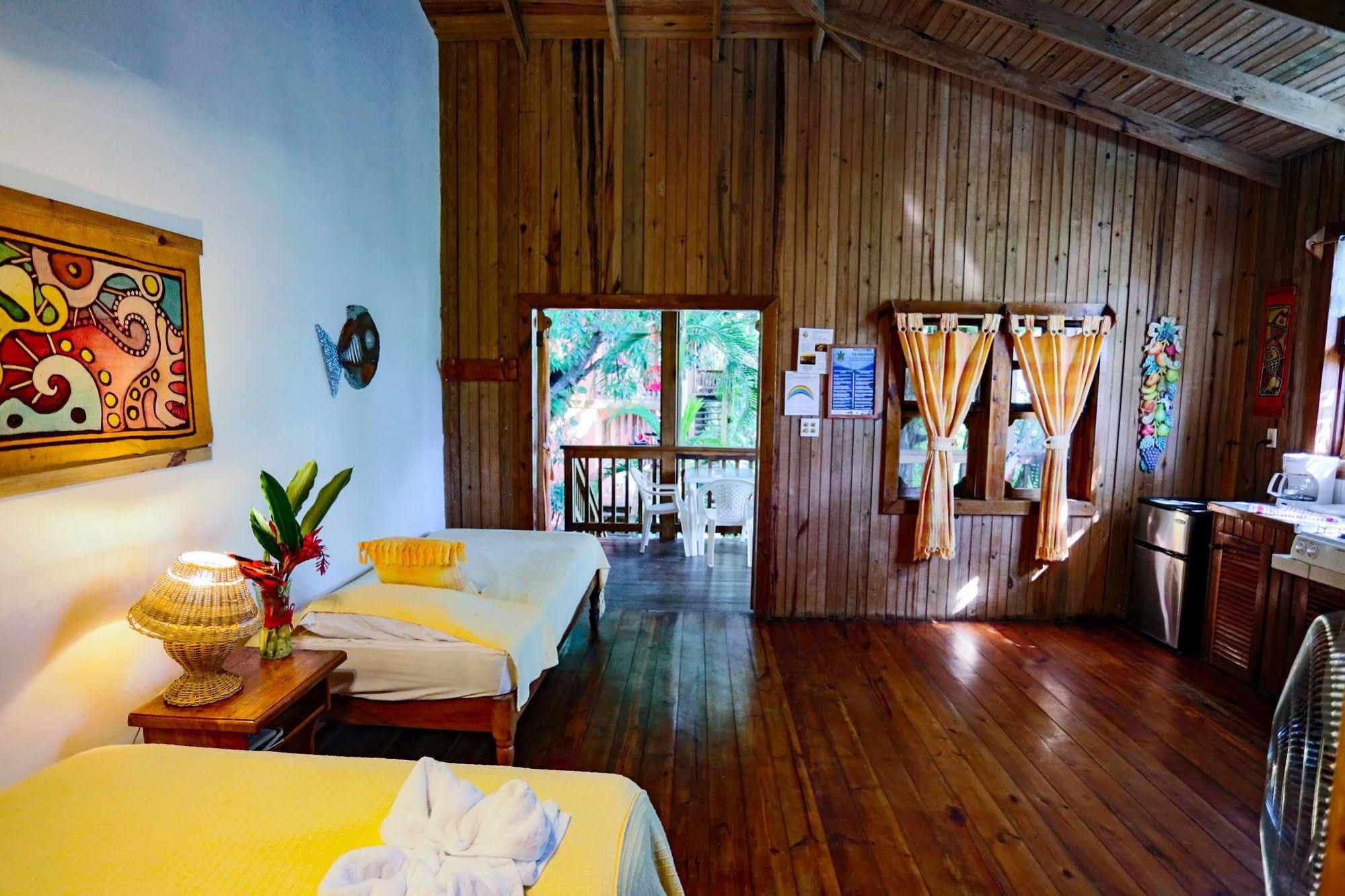 Posada Arco Iris, West End Extérieur photo