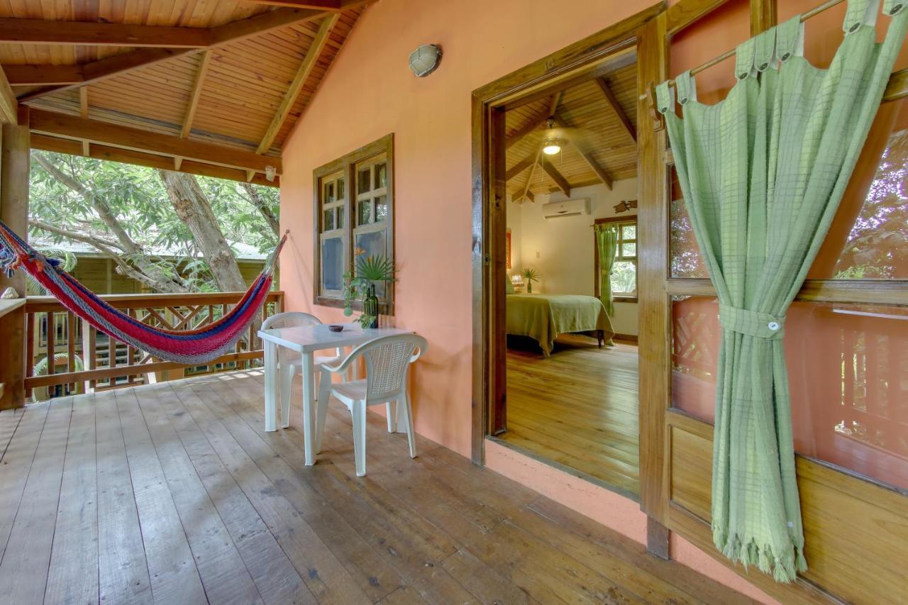 Posada Arco Iris, West End Extérieur photo