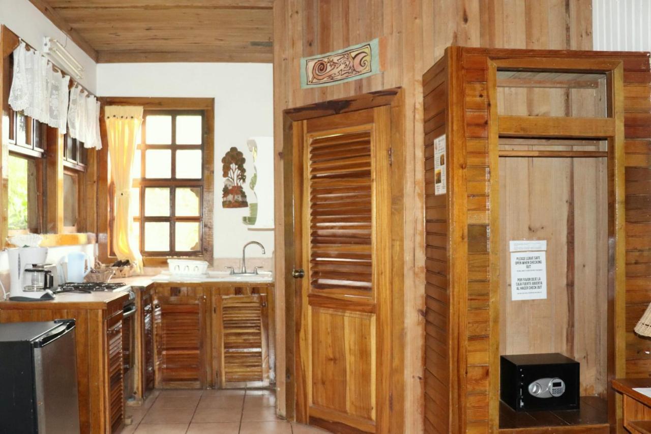 Posada Arco Iris, West End Extérieur photo
